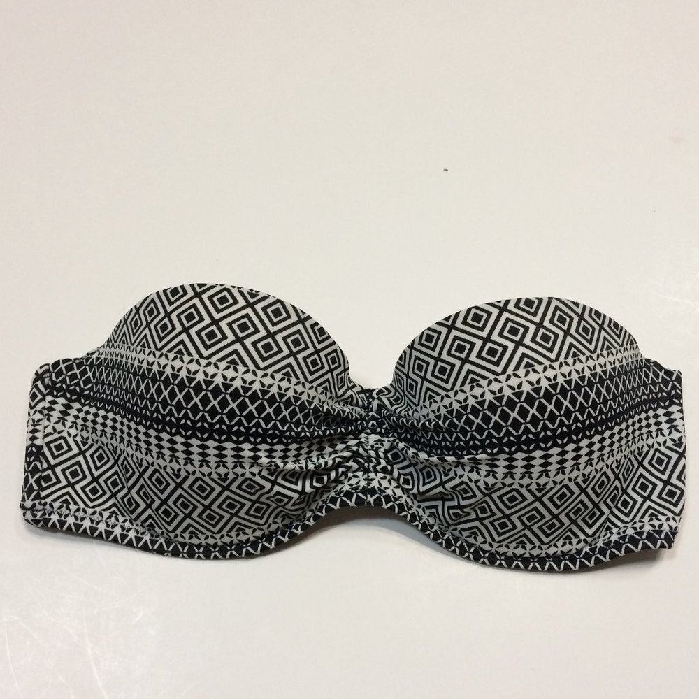 Victoria’s Secret Black & White Print Bikini Top